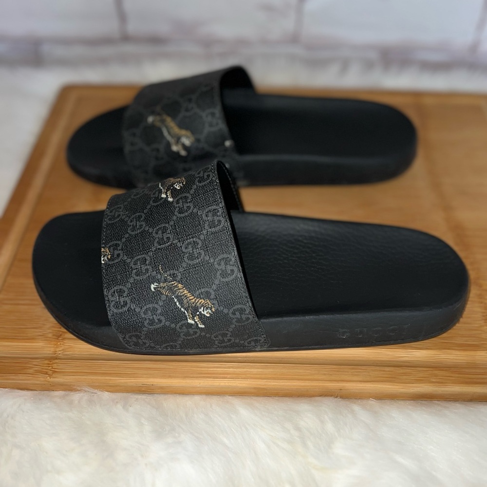 GUCCI mule GG monogram tiger rubber black sandals